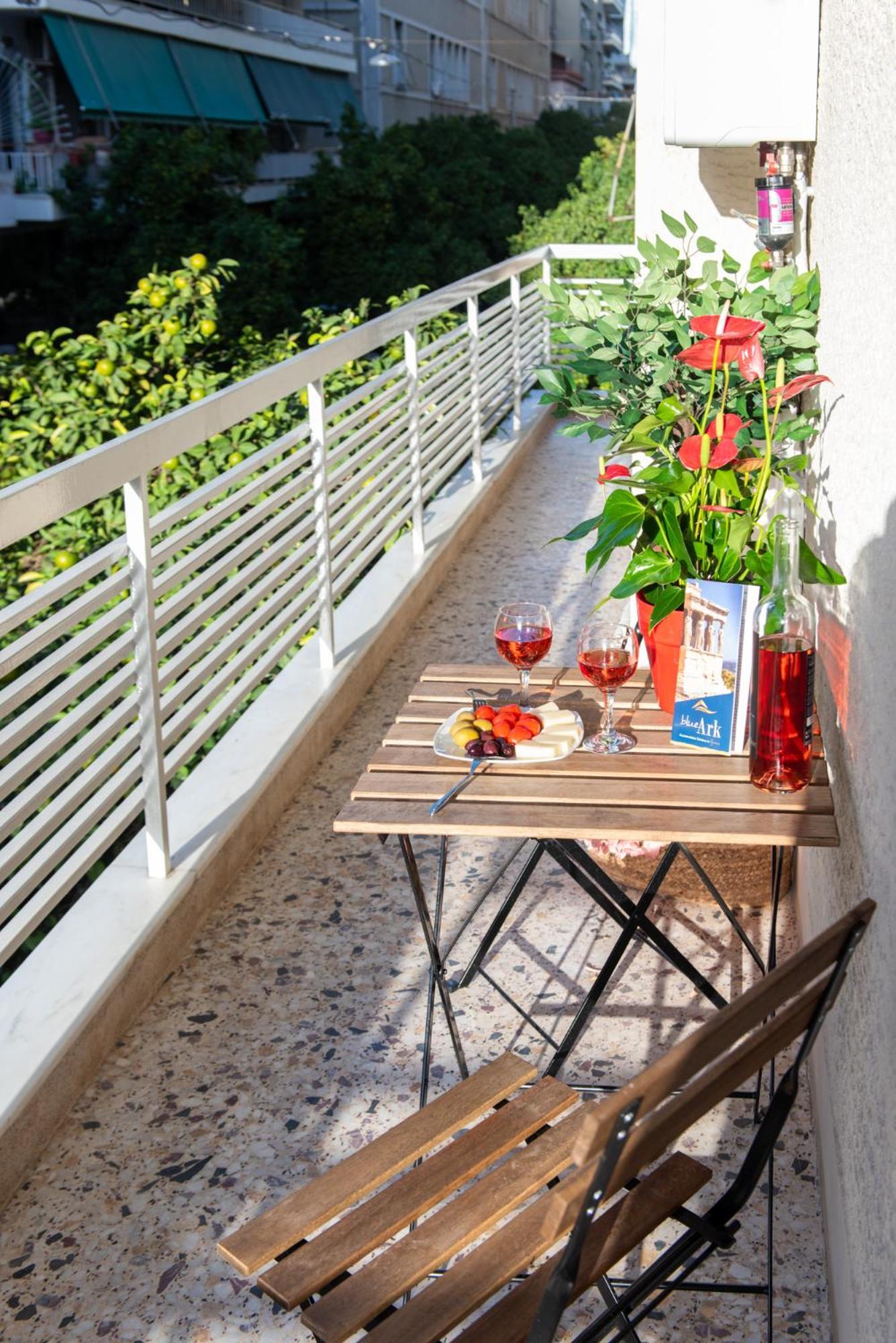 Blue Ark Acropolis Compass Apartment Athena Bagian luar foto