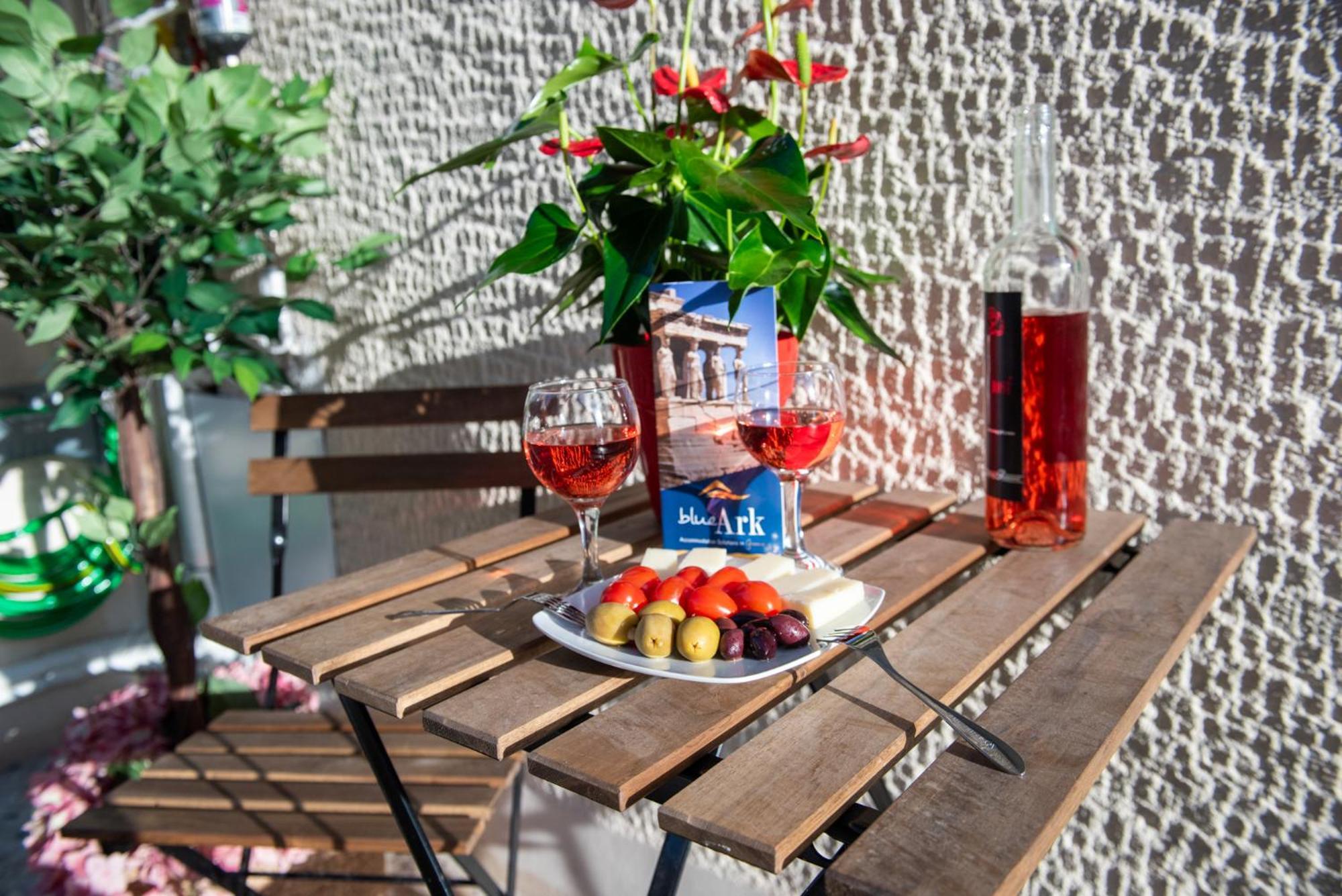 Blue Ark Acropolis Compass Apartment Athena Bagian luar foto